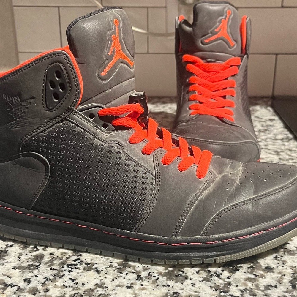 Nike Air Jordan Prime 5 Sneakers in Black/Infrared